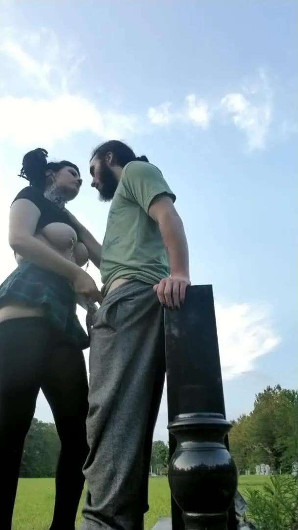 goth slut fucked in public park